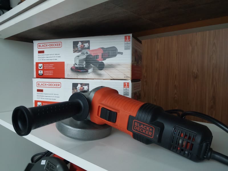 Esmerilhadeira Angular Black+Decker G720X